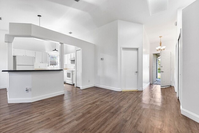 Building Photo - 3 br, 2 bath House - 13225 South Currituck Dr