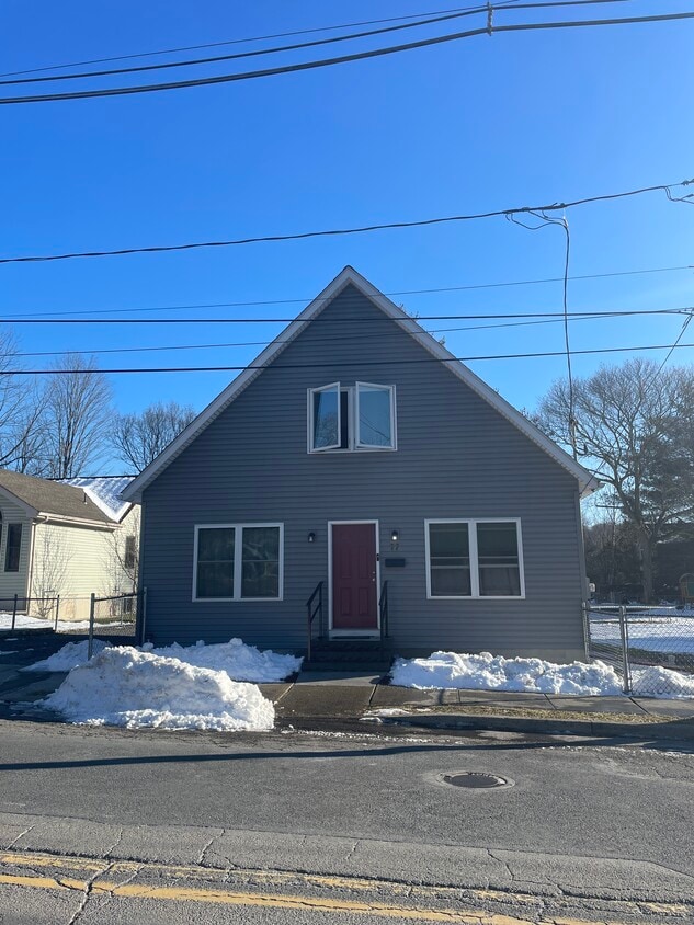 Primary Photo - 77 E Brown St