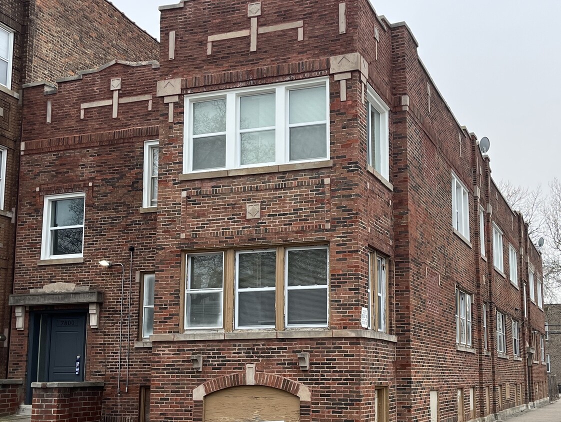 Primary Photo - 7800 S Burnham Ave