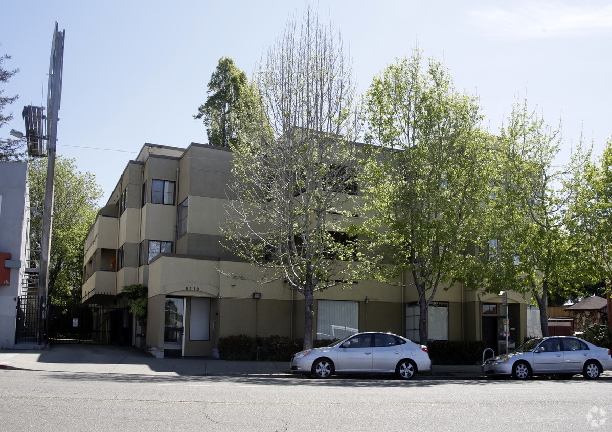 Building Photo - 6116 Telegraph Ave