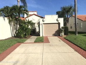 Building Photo - 740 Spring Valley Dr