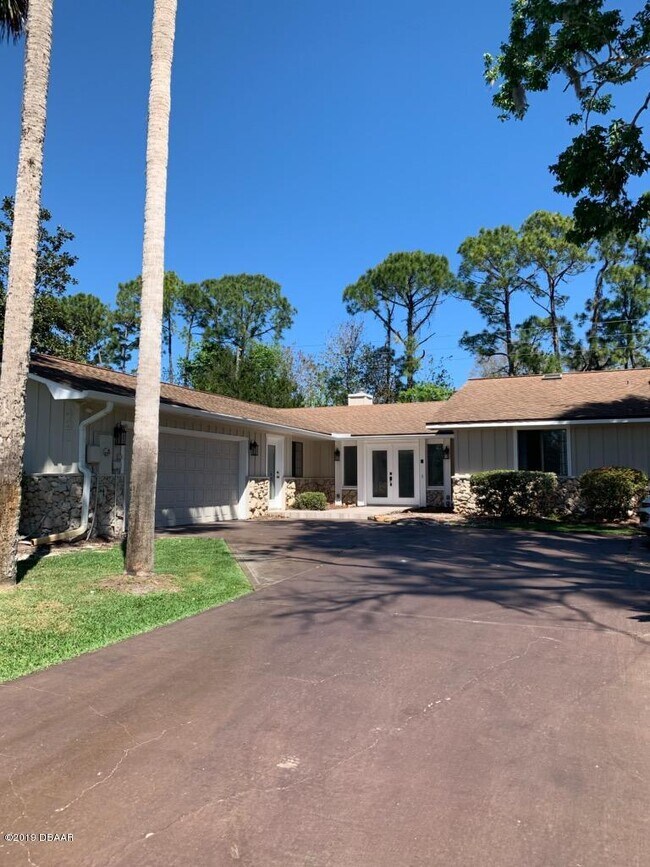Building Photo - 421 Pelican Bay Dr