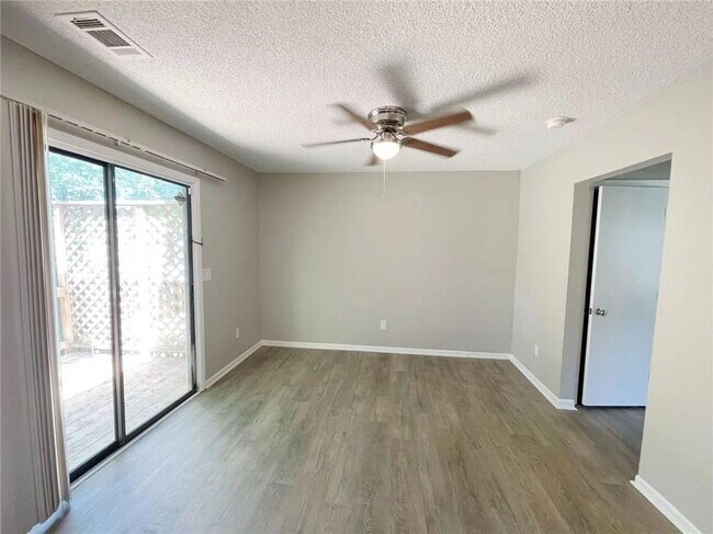 Building Photo - 4030 Laurie Jo Dr SW