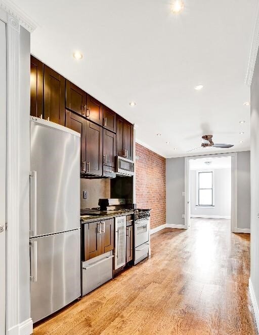 Foto principal - 436 W 52nd St
