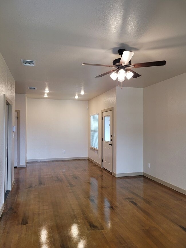 Foto del edificio - 1909-B Caspian Trail - Move in Ready!