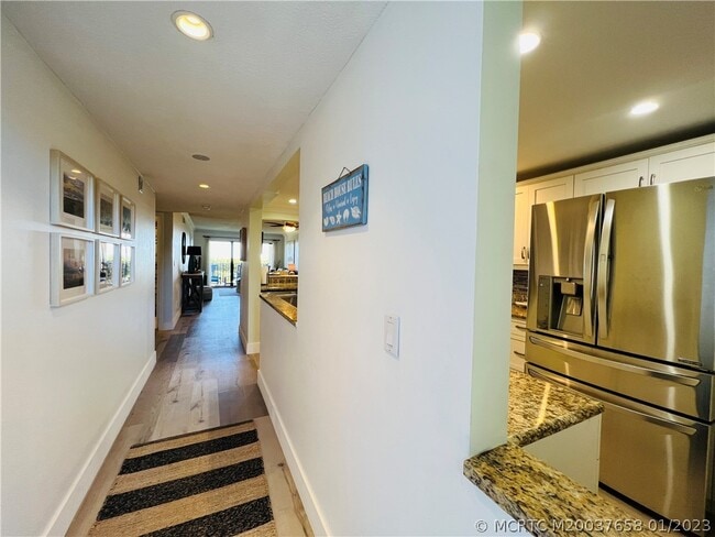 Building Photo - 10044 S Ocean Dr