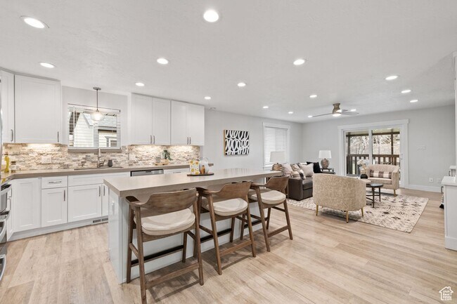 Foto del edificio - Beautiful 4 Bd. 3 Bath Home w/Mother-In-La...