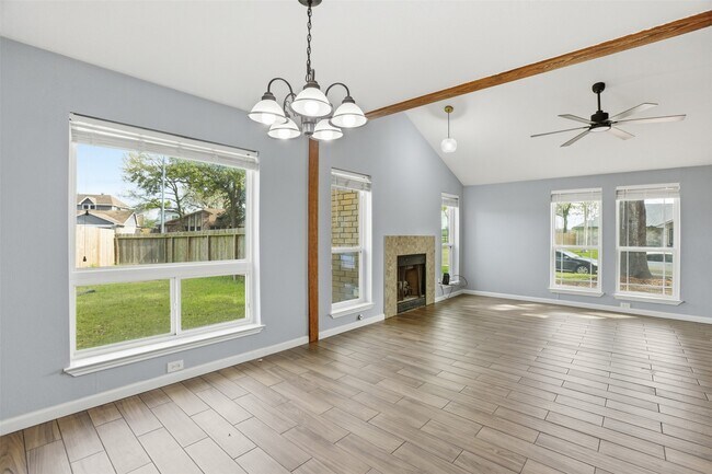 Foto del edificio - 7235 Battle Hills Dr