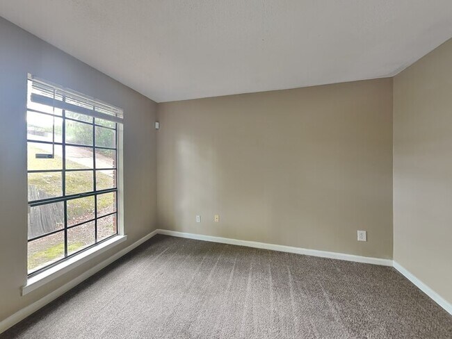 Foto del edificio - 1711 6th Pl Cir NW