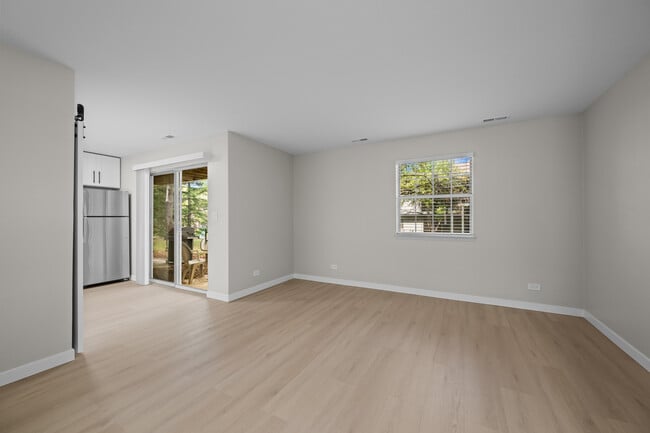 Foto del edificio - 556 E Shag Bark Ln