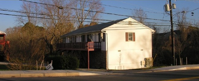 Building 1 - Corner Place Apartments at the Creek