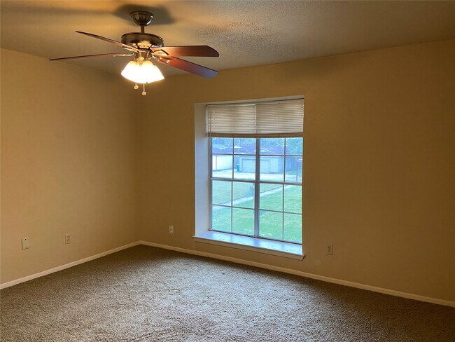 Building Photo - 4211 Benard Ct