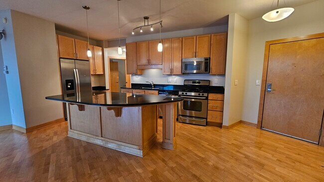Foto del edificio - 317 Groveland Ave