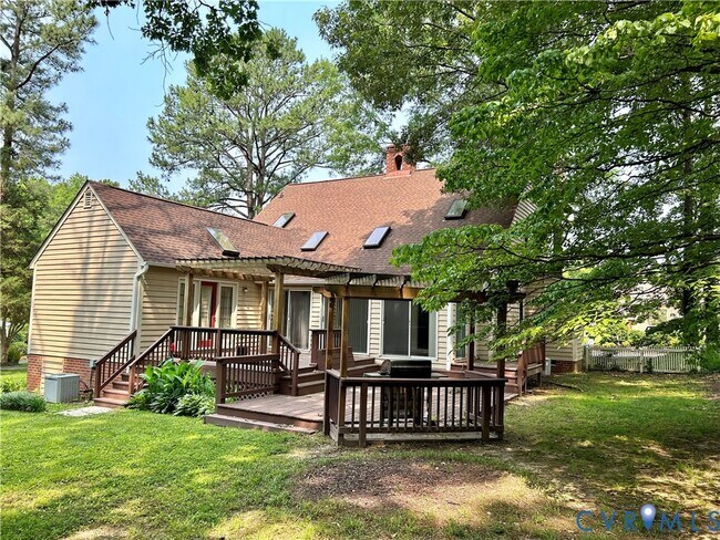 Foto del edificio - 8203 Spring Meadow Rd