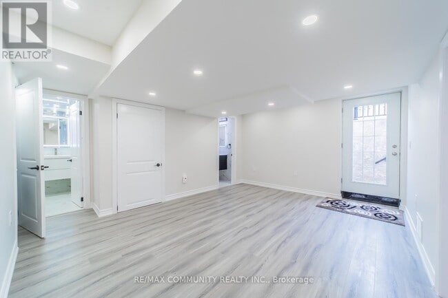 Building Photo - 3 Sivyer Crescent