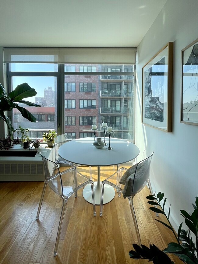 Building Photo - LEASE TAKEOVER 5/1/22 - 10/31/22!
