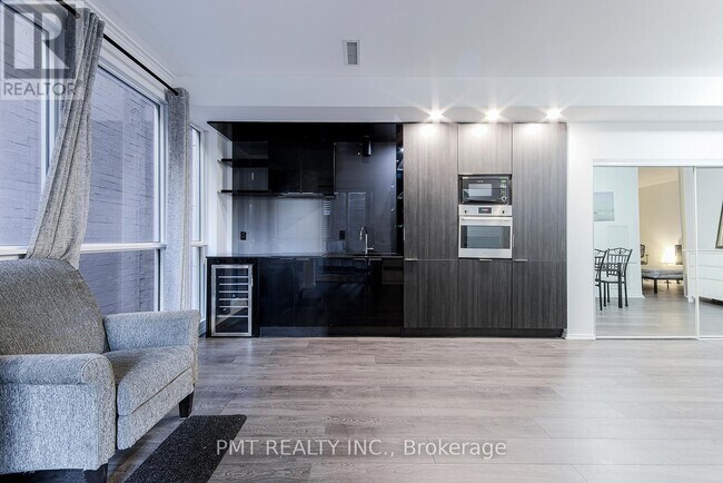 Photo du bâtiment - 70 Temperance St