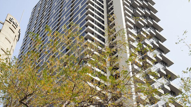 Foto del edificio - 235 W Van Buren St