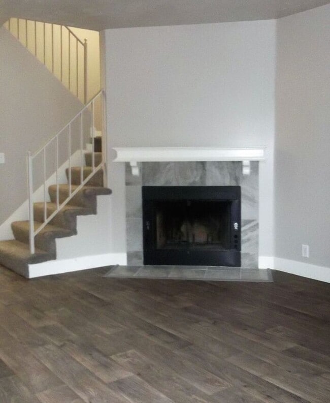 Building Photo - 1276 E Vine Gate Dr