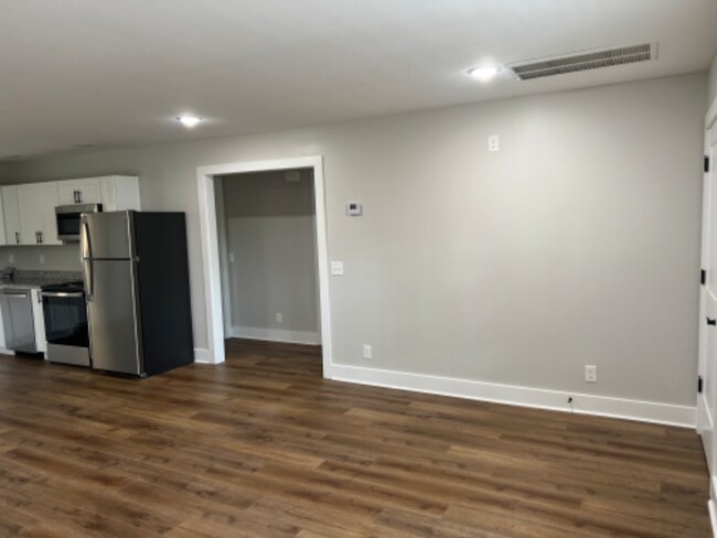 Building Photo - 3934 Lodge Rd