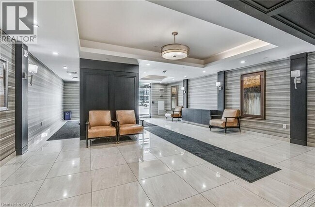 Building Photo - 125 Shoreview Pl
