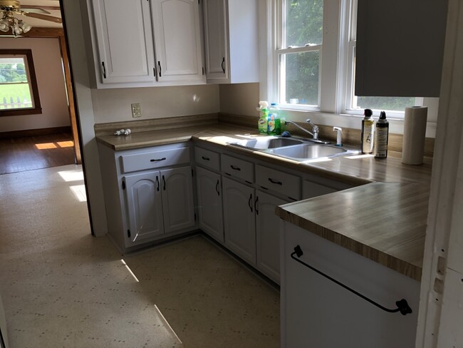 Kitchen - not a recent picture, floors have been updated - 829 W Mountcastle St