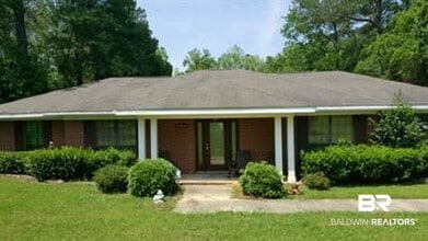 Building Photo - 6919 Park Dr