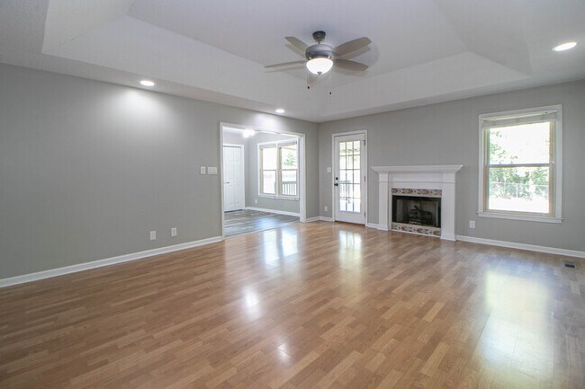 Building Photo - 2202 Kim Dr
