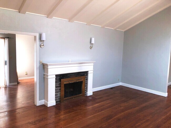 Foto del edificio - Montclair Hills Retreat w/ In-law Unit