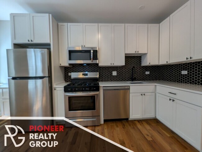 Foto del edificio - 656 W Wrightwood Ave