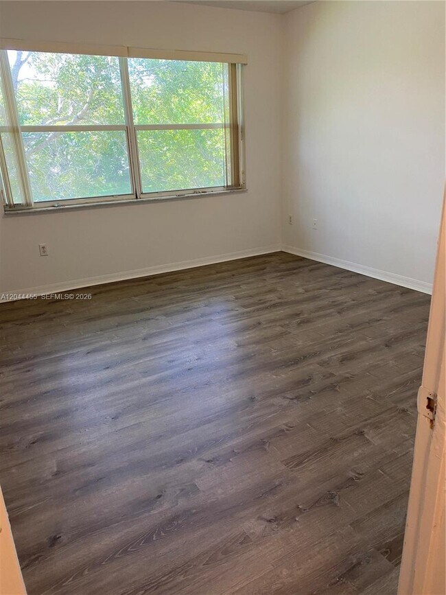 Foto del edificio - 5028 SW 141st Ave
