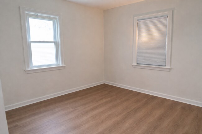 Foto del edificio - 941 Stanley Ave