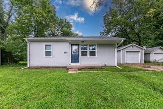Building Photo - 2213 Blaker Dr