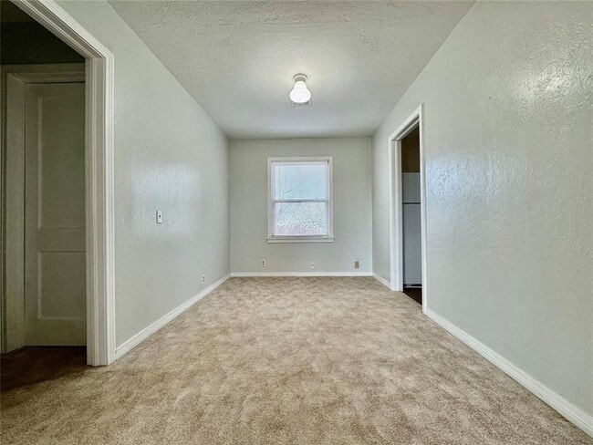 Foto del edificio - 711 N Broadway Ave