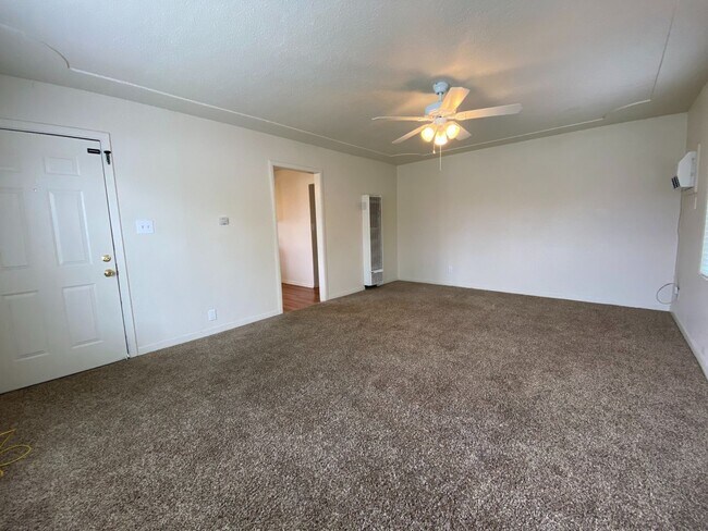 Building Photo - Cute 2 Bedroom Home - Coming Soon