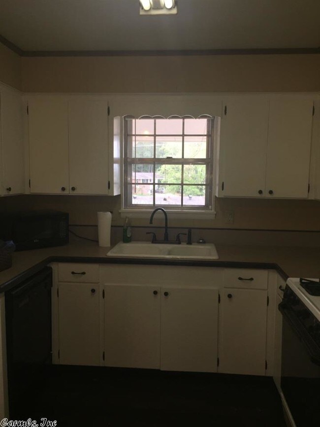 Foto del edificio - 5637 Lakeview Rd