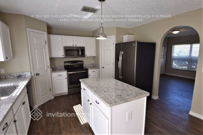 Building Photo - 217 Sawyerwood Pl