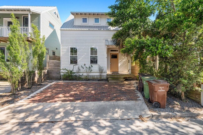 Building Photo - 123 Moore St