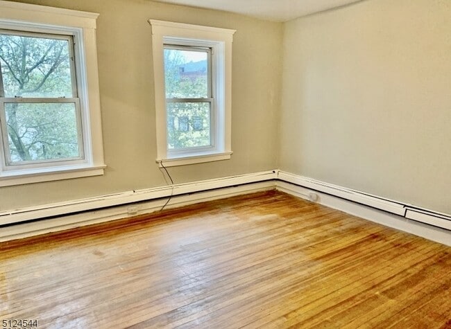 Building Photo - 553 Bloomfield Ave