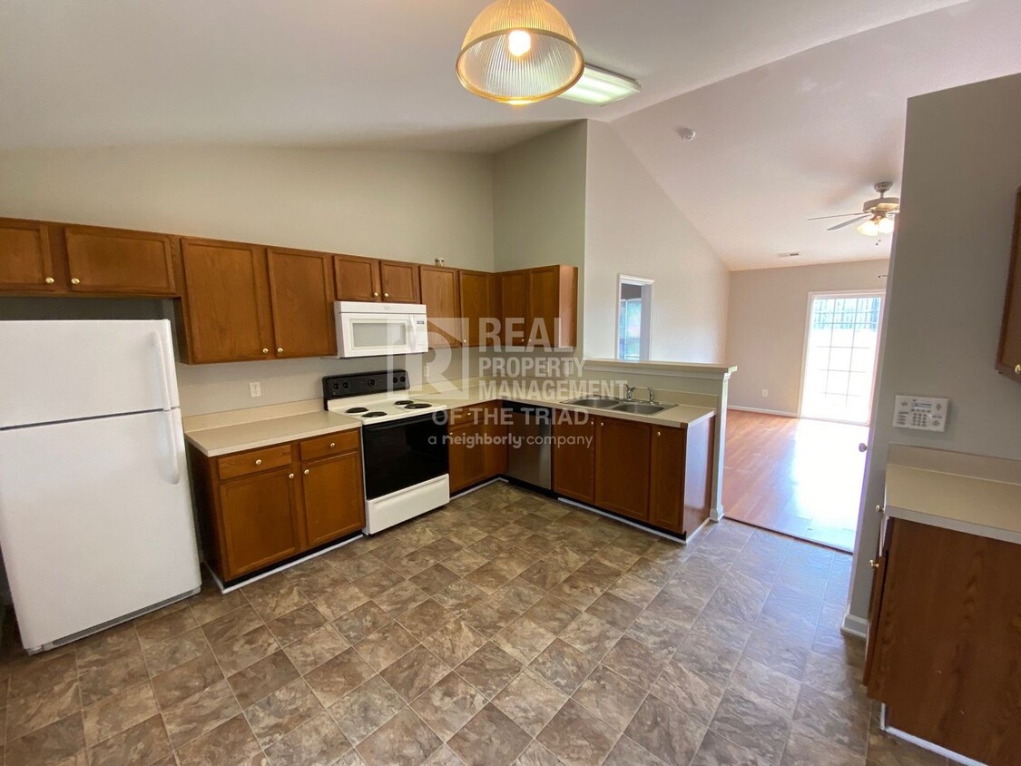 Primary Photo - 3BR/2BA Ranch off Kernersville Rd. w/fence...