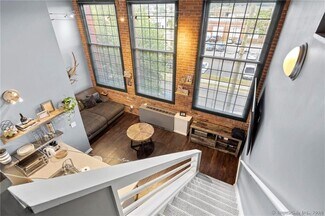 Building Photo - 25 Grand St