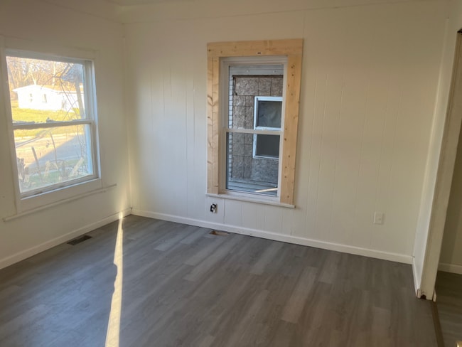 Building Photo - 129 E South St