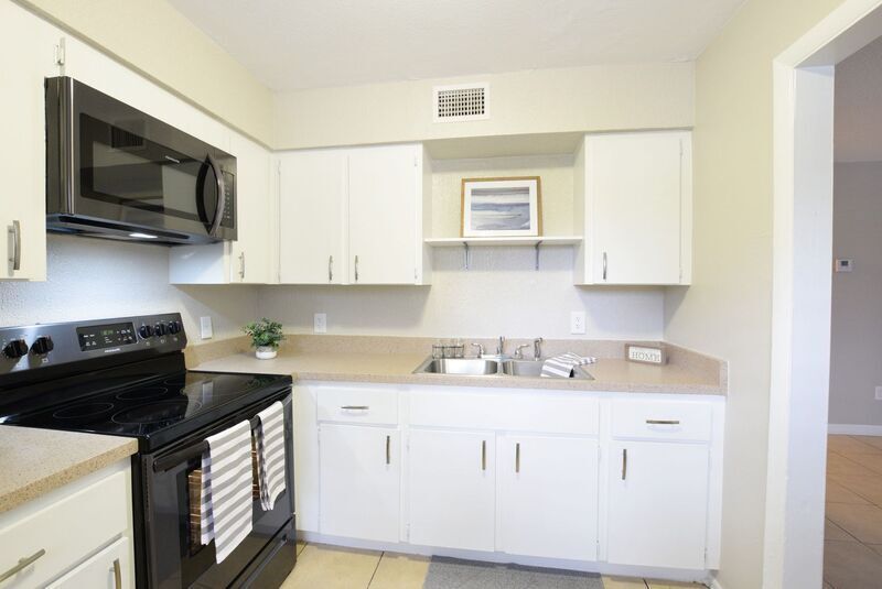 Primary Photo - Fully Renovated 2 Bedroom in Sanford