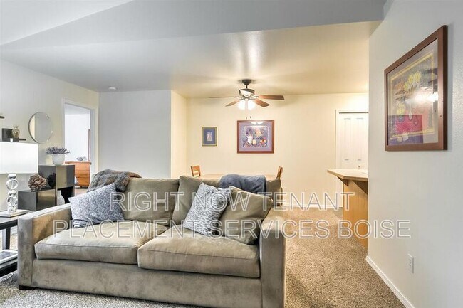 Foto del edificio - 5716 S Caper Pl