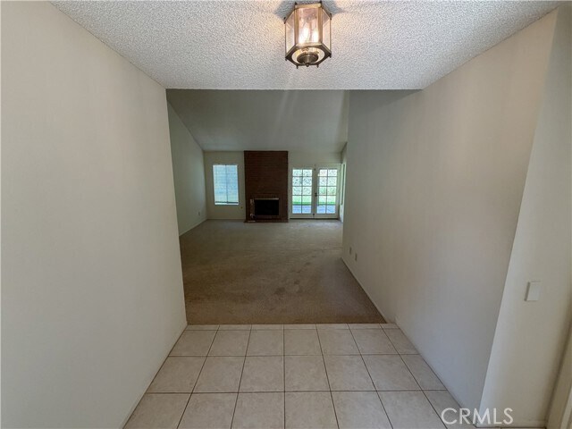 Foto del edificio - 5731 E Crater Lake Ave