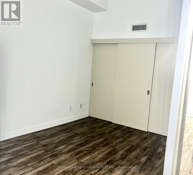 Photo du bâtiment - 126 Simcoe St