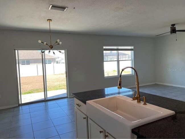 Foto del edificio - 1703 Johnson Pointe Dr