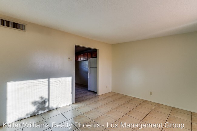 Foto del edificio - 909 S Kenwood Cir