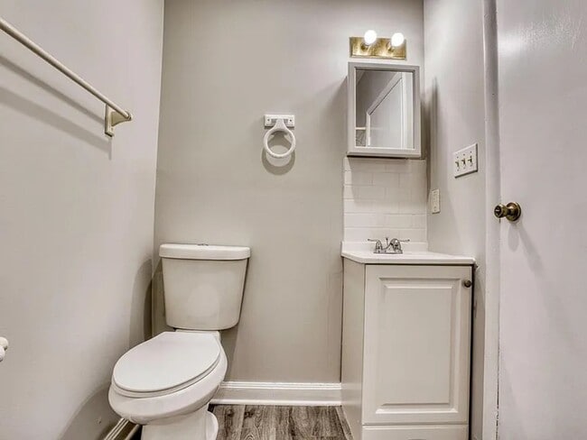 Photo - 530 S Bond St Apartment