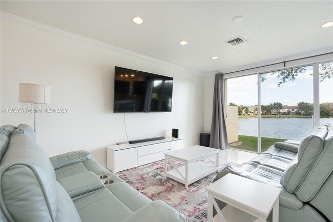 Foto del edificio - 16237 SW 48th St
